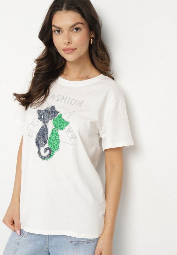 Born2be - Biały T-shirt z Bawełny z Ozdobnym Napisem i Nadrukiem Olinella. Okazja: na co dzień. Kolor: biały. Materiał: bawełna. Wzór: napisy, nadruk. Styl: casual