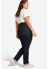 Wrangler - SPODNIE DAMSKIE WRANGLER STRAIGHT PLUS RINSEWASH W24TWX023 112127973. Kolekcja: plus size #5