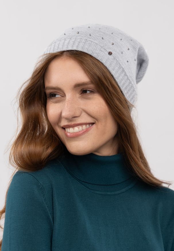 Volcano - Czapka zimowa z kryształkami H-DIXIE. Materiał: dzianina. Wzór: aplikacja. Sezon: zima