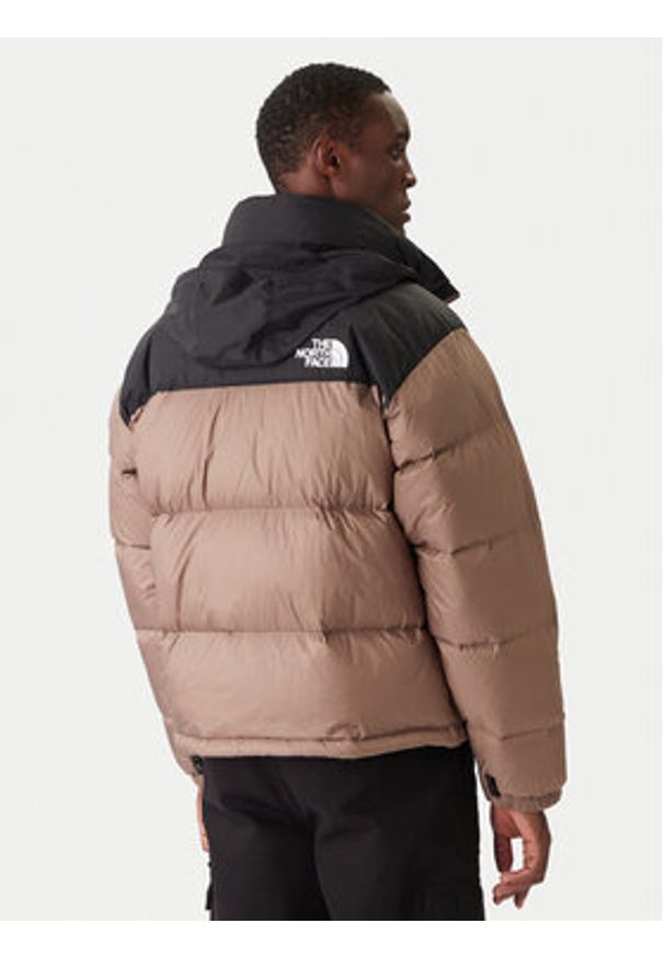 The North Face Kurtka puchowa 1996 Retro Nuptse NF0A3C8D Brązowy Loose Fit. Kolor: brązowy. Materiał: syntetyk. Styl: retro