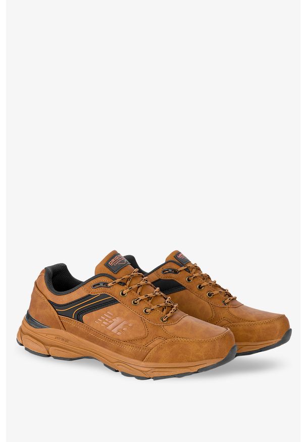 Badoxx - Camelowe buty trekkingowe sznurowane badoxx mxc8305. Kolor: brązowy