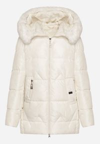 Born2be - Biała Pikowana Kurtka o Pudełkowym Kroju z Kapturem z Futerkiem Rearria. Okazja: na co dzień. Typ kołnierza: kaptur. Kolor: biały. Materiał: futro. Sezon: zima. Styl: casual, klasyczny #7