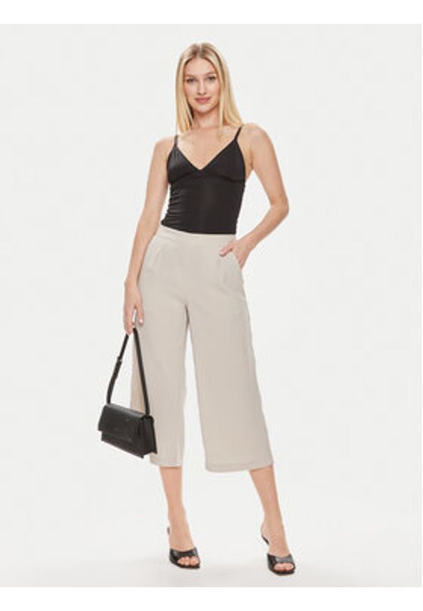 Vero Moda Kuloty Coco 10289453 Écru Loose Fit. Materiał: syntetyk