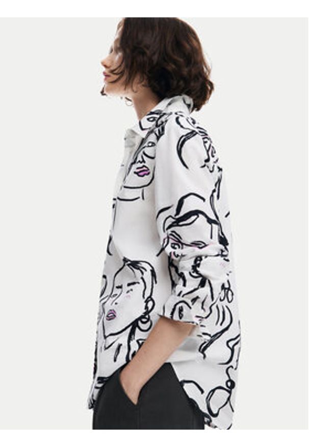 Desigual Koszula Faces 24WWCW34 Biały Regular Fit. Kolor: biały. Materiał: bawełna