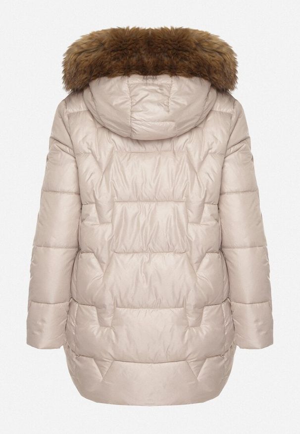 Born2be - Beżowa Pikowana Kurtka z Kapturem z Odpinanym Futerkiem Galiara. Okazja: na spacer, na co dzień. Typ kołnierza: kaptur. Kolor: beżowy. Materiał: futro. Styl: casual, elegancki