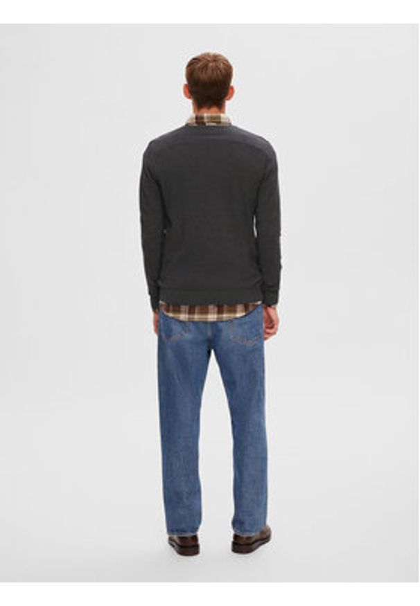 Selected Homme Sweter 16090147 Szary Regular Fit. Kolor: szary. Materiał: bawełna