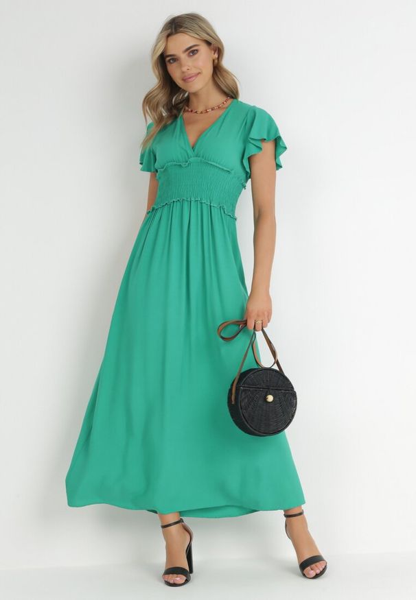 Born2be - Ciemnozielona Kopertowa Sukienka z Wiskozy z Gumką w Pasie Neroni. Kolor: zielony. Materiał: wiskoza. Typ sukienki: kopertowe. Długość: maxi