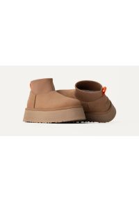 Ugg - Buty zimowe damskie UGG W Classic Mini Dipper Boot. Kolor: beżowy. Sezon: zima