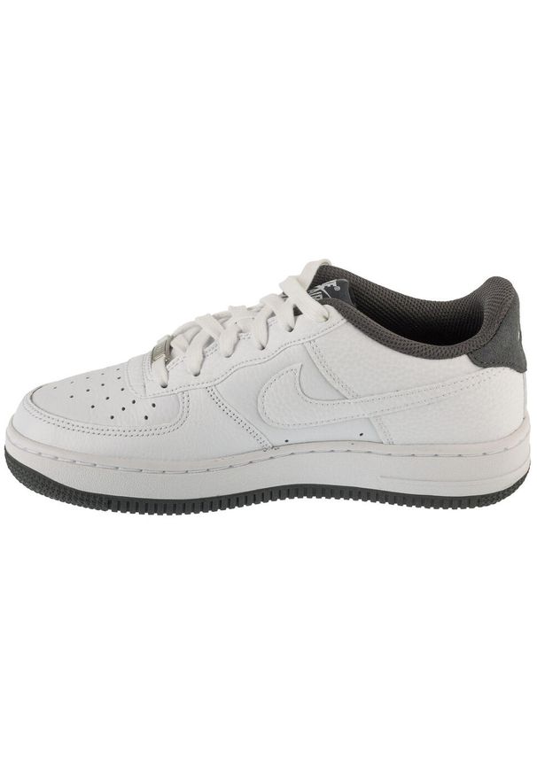 Nike - Buty sportowe Sneakersy chłopięce, Air Force 1 '07 Lv8. Kolor: biały. Model: Nike Air Force. Sport: turystyka piesza
