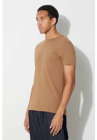 Lacoste t-shirt bawełniany kolor brązowy gładki TH6709-001.. Kolor: brązowy. Materiał: bawełna. Wzór: gładki #6