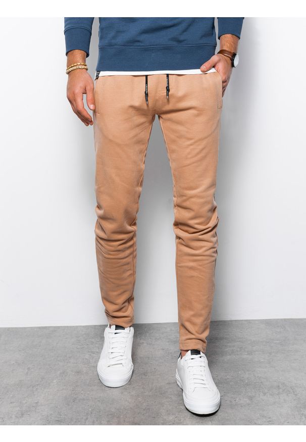 Ombre Clothing - Spodnie męskie dresowe bez ściągacza na nogawce - camel V6 - Rozmiar: XL. Materiał: dresówka