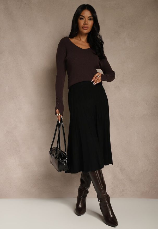 Renee - Czarna Dzianinowa Spódnica Plisowana o Rozkloszowanym Kroju Tuswia. Okazja: na co dzień. Stan: podwyższony. Kolor: czarny. Materiał: dzianina. Wzór: aplikacja. Styl: klasyczny, casual