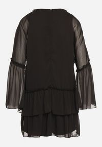 Born2be - Czarna Rozkloszowana Sukienka Mini z Dekoltem Ozdobionym Cyrkoniami i Falbanką Stevianta. Kolor: czarny. Wzór: aplikacja. Długość: mini #5