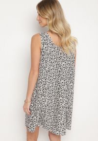 Born2be - Biała Sukienka w Kwiaty o Rozkloszowanym Kroju na Szerokich Ramiączkach Folarelle. Okazja: na co dzień. Kolor: biały. Długość rękawa: na ramiączkach. Wzór: kwiaty. Sezon: lato. Typ sukienki: rozkloszowane, proste. Styl: casual, elegancki #5