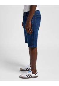 Wrangler - WRANGLER MĘSKIE SZORTY RUSTLER SHORT DARK WASH 112356515 W10H018377. Okazja: do pracy. Materiał: poliester, jeans, materiał, bawełna, tkanina, elastan. Długość: krótkie. Sezon: lato. Styl: wakacyjny, elegancki, klasyczny