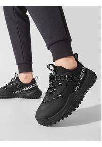 Versace Jeans Couture Sneakersy 75YA3SN2 Czarny. Kolor: czarny #3