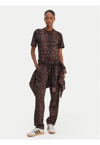 Adidas - adidas T-Shirt Seasonal Essentials Leopard Print JZ0200 Brązowy Regular Fit. Kolor: brązowy. Materiał: bawełna. Wzór: nadruk #4