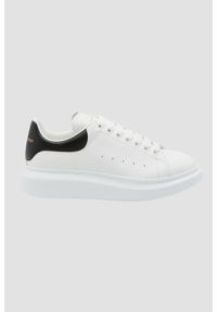 Alexander McQueen - ALEXANDER MCQUEEN Białe sneakersy LARRY. Kolor: biały #1