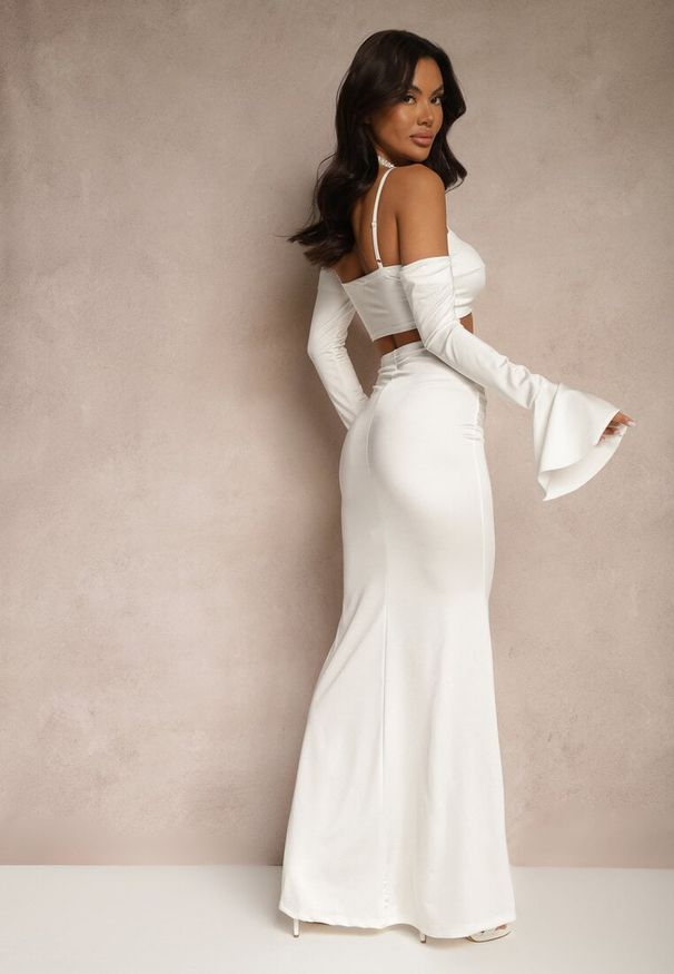 Renee - Biały Komplet Dopasowana Spódnica z Trenem i Top z Rękawami z Falbanką Adivaria. Kolor: biały. Materiał: materiał
