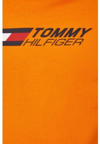 TOMMY HILFIGER - Tommy Hilfiger bluza bawełniana męska kolor pomarańczowy z kapturem z nadrukiem. Typ kołnierza: kaptur. Kolor: pomarańczowy. Materiał: bawełna. Wzór: nadruk #3