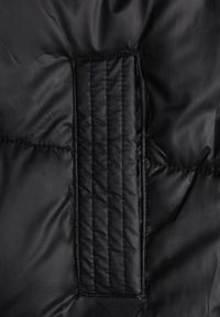 Renee - Czarna Długa Kamizelka z Pikowaniem i Obustronnym Suwakiem Wetessa. Kolor: czarny. Długość: długie #5