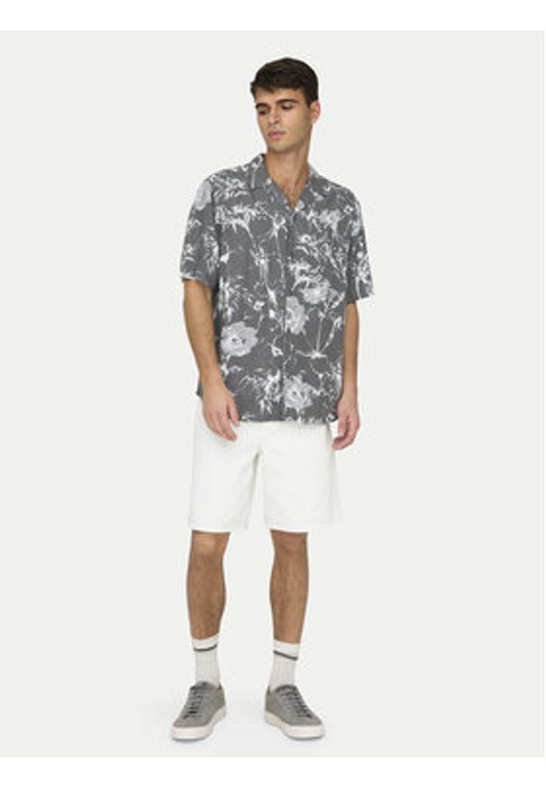 Only & Sons Szorty jeansowe Fade 22031662 Biały Loose Fit. Kolor: biały. Materiał: bawełna