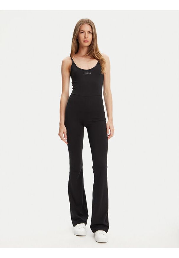 Guess Kombinezon V5RD06 KCD02 Czarny Regular Fit. Kolor: czarny. Materiał: syntetyk