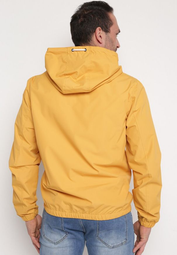 Born2be - Żółta Kurtka Wiatrówka z Kapturem i Kieszeniami Maeven. Typ kołnierza: kaptur. Kolor: żółty