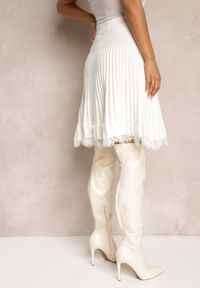 Renee - Biała Spódnica Mini Rozkloszowana z Gumką w Talii Saniurio. Kolor: biały. Długość: krótkie #5