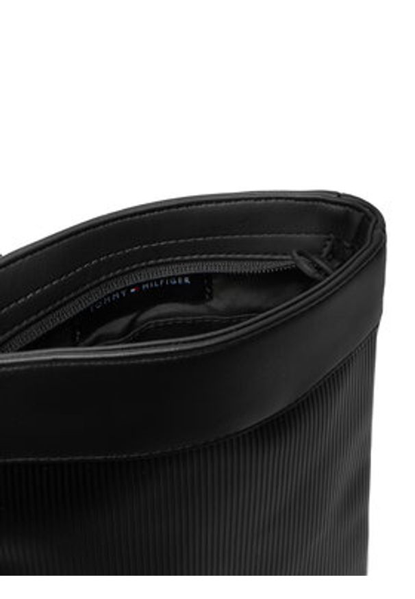 TOMMY HILFIGER - Tommy Hilfiger Saszetka Th Flag Mini Crossover AM0AM14014 Czarny. Kolor: czarny. Materiał: skóra