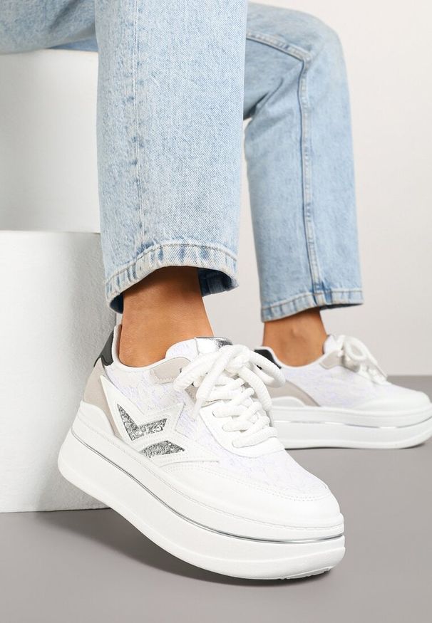 Born2be - Białe Sneakersy na Grubej Podeszwie z Gwiazdą i Brokatem Telesaris. Kolor: biały. Materiał: jeans