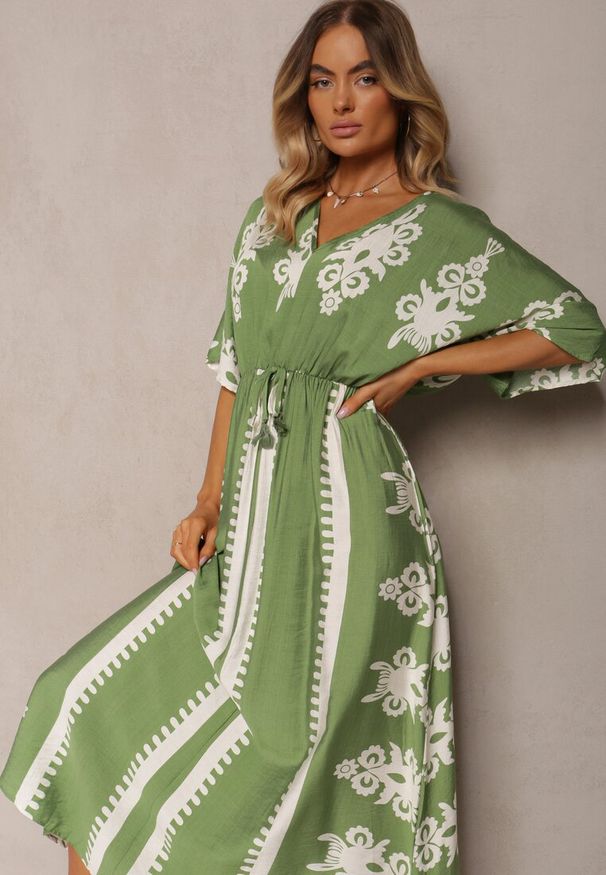 Renee - Zielona Sukienka Taliowana z Bawełny z Gumką w Pasie Rivaq. Okazja: na imprezę. Typ kołnierza: dekolt w serek. Kolor: zielony. Materiał: bawełna. Typ sukienki: proste. Styl: elegancki