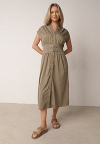 Born2be - Zielona Sukienka Koszulowa z Modelującym Przeszyciem ze Sprzączkami w Talii Puresa. Okazja: na co dzień, do pracy, na spotkanie biznesowe. Kolor: zielony. Typ sukienki: koszulowe. Styl: casual, biznesowy #4