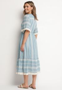 Born2be - Jasnoniebieska Bawełniana Sukienka Boho o Rozkloszowanym Kroju z Wiązaniem i Haftem Korithira. Okazja: na spacer, na co dzień. Typ kołnierza: dekolt w serek. Kolor: niebieski. Materiał: bawełna. Wzór: haft. Sezon: lato. Typ sukienki: rozkloszowane. Styl: boho #6