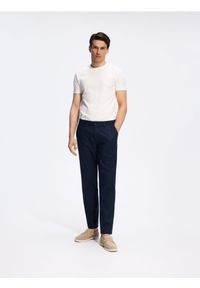 Reserved - Strukturalny t-shirt slim - złamana biel. Materiał: bawełna, dzianina #1
