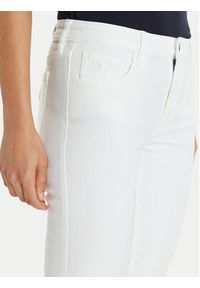 Armani Exchange Jeansy 8NYJ01 Y3TAZ 0102 Biały Slim Fit. Kolor: biały