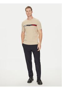 TOMMY HILFIGER - Tommy Hilfiger T-Shirt Chest Insert MW0MW36498 Beżowy Regular Fit. Kolor: beżowy. Materiał: bawełna #3