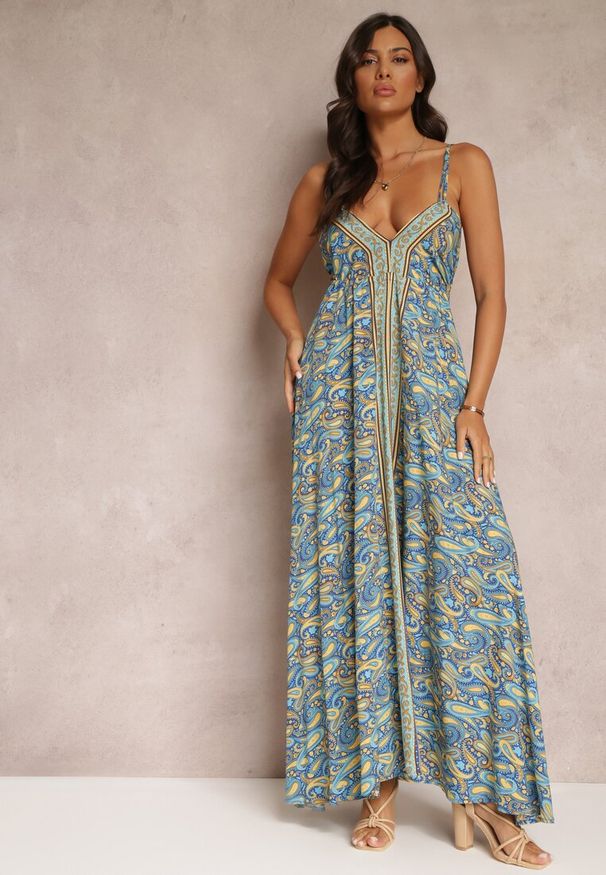 Renee - Niebieska Rozkloszowana Sukienka Maxi Wiązana na Szyi z Wiskozy z Printem Paisley Olympie. Kolor: niebieski. Materiał: wiskoza. Wzór: paisley, nadruk. Sezon: lato, wiosna. Styl: boho. Długość: maxi