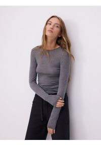 Reserved - Wełniany sweter z jedwabiem - szary. Kolor: szary. Materiał: wełna, jedwab #1