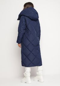 Born2be - Granatowa Kurtka Płaszcz z Geometrycznym Pikowaniem Johnatta. Kolor: niebieski. Wzór: geometria #3