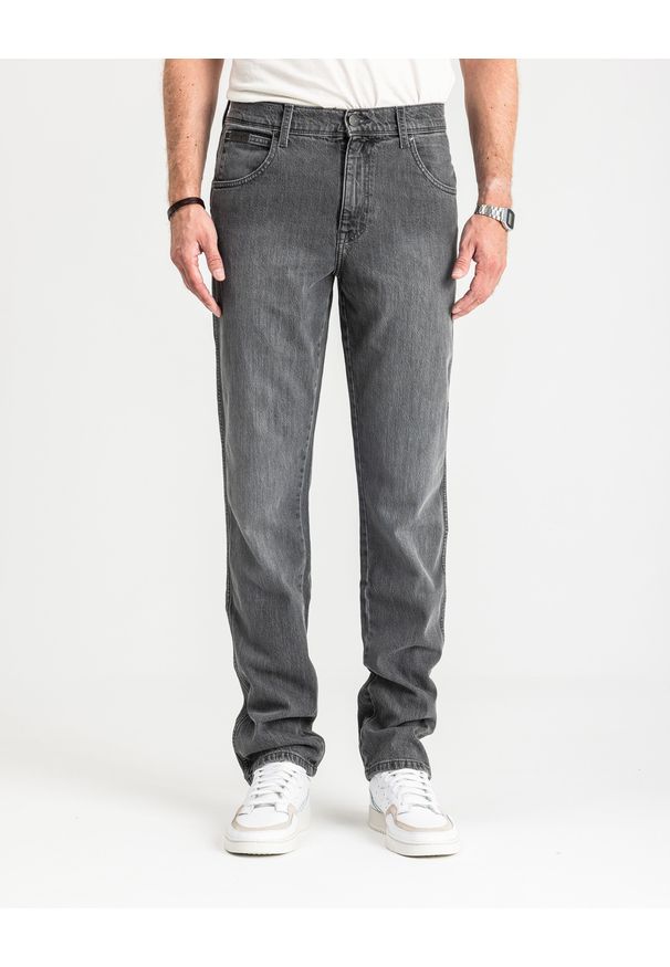 Wrangler - WRANGLER TEXAS MĘSKIE SPODNIE JEANSOWE DUSTY GRANITE W121P416N 112126173. Okazja: na spotkanie biznesowe. Styl: elegancki, biznesowy
