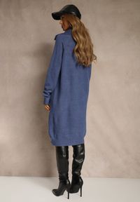 Renee - Granatowa Sweterkowa Sukienka z Bawełną i Wełną Ozdobiona Suwakiem Reinda. Okazja: na imprezę, na co dzień. Kolor: niebieski. Materiał: wełna, bawełna. Wzór: aplikacja. Typ sukienki: oversize, proste. Styl: casual. Długość: midi #5