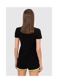 MOSCHINO Czarny t-shirt damski z neonowym logo, Rozmiar XS. Kolor: czarny. Materiał: prążkowany. Wzór: aplikacja #3