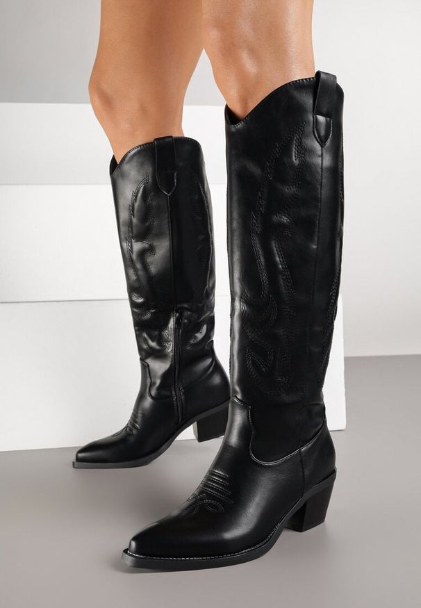 Born2be - Czarne Klasyczne Kozaki Typu Kowbojki na Niskim Obcasie Latirela. Okazja: na co dzień. Kolor: czarny. Materiał: dzianina, jeans, skóra. Szerokość cholewki: normalna. Wzór: aplikacja. Obcas: na obcasie. Styl: klasyczny. Wysokość obcasa: niski