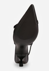 Renee - Czarne Sandały Slingback na Klepsydrowym Obcasie Zdobione Klamerką Skodrifa. Kolor: czarny. Wzór: aplikacja. Obcas: na obcasie. Styl: elegancki. Wysokość obcasa: średni #5