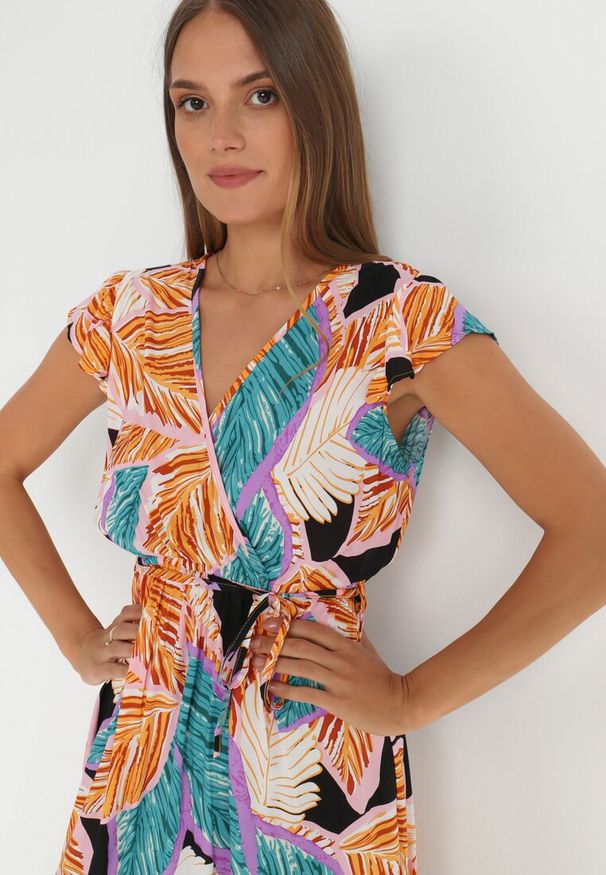 Born2be - Pomarańczowa Sukienka Donky. Typ kołnierza: kołnierz z falbankami. Kolor: pomarańczowy. Materiał: materiał. Długość rękawa: bez rękawów. Wzór: nadruk. Typ sukienki: kopertowe. Długość: maxi