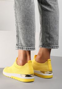 Renee - Żółte Buty Sportowe Hypnerus. Nosek buta: okrągły. Zapięcie: bez zapięcia. Kolor: żółty. Materiał: jeans, materiał #2