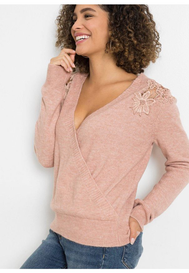 bonprix - Sweter z efektem założenia kopertowego. Kolor: różowy. Materiał: koronka
