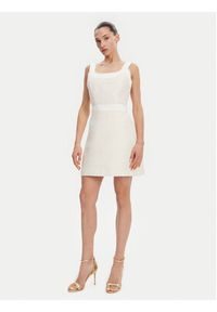 Guess Sukienka codzienna W5GK77 WH610 Écru Slim Fit. Okazja: na co dzień. Materiał: syntetyk, bawełna. Typ sukienki: proste. Styl: casual