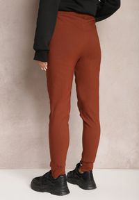 Renee - Brązowe Spodnie Bawełniane z Gumką w Pasie Bulara. Kolor: brązowy. Materiał: bawełna